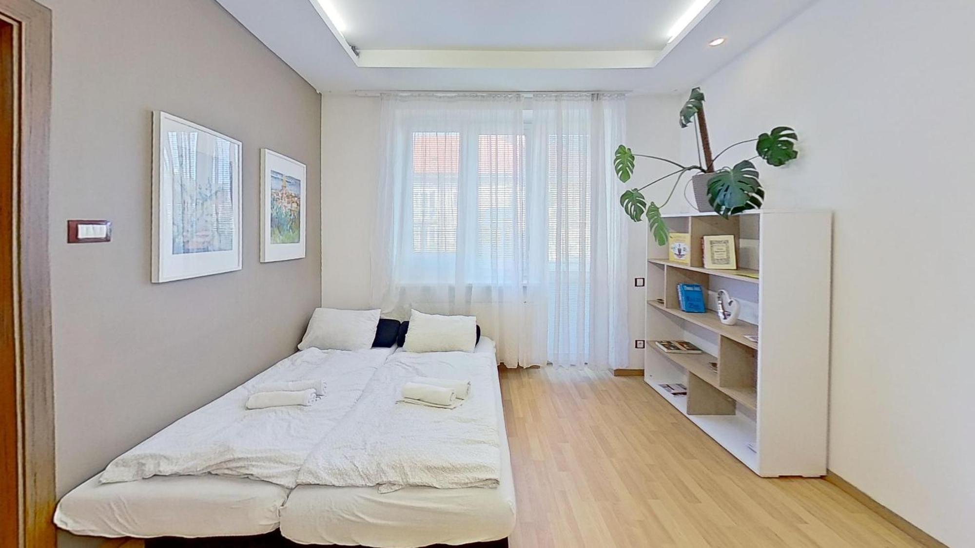 2Br Apt With Free Garage Parking, Close To The Historic Centre บราติสลาวา ภายนอก รูปภาพ