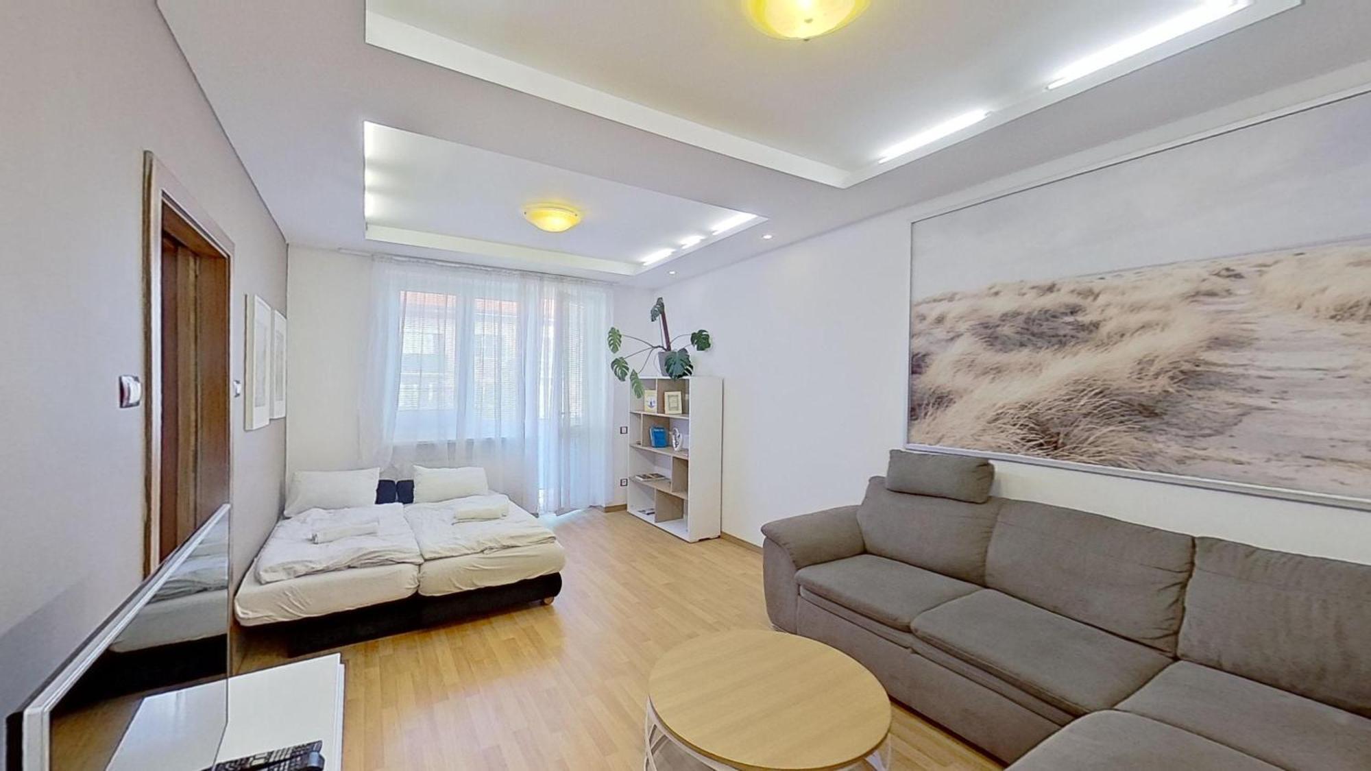 2Br Apt With Free Garage Parking, Close To The Historic Centre บราติสลาวา ภายนอก รูปภาพ