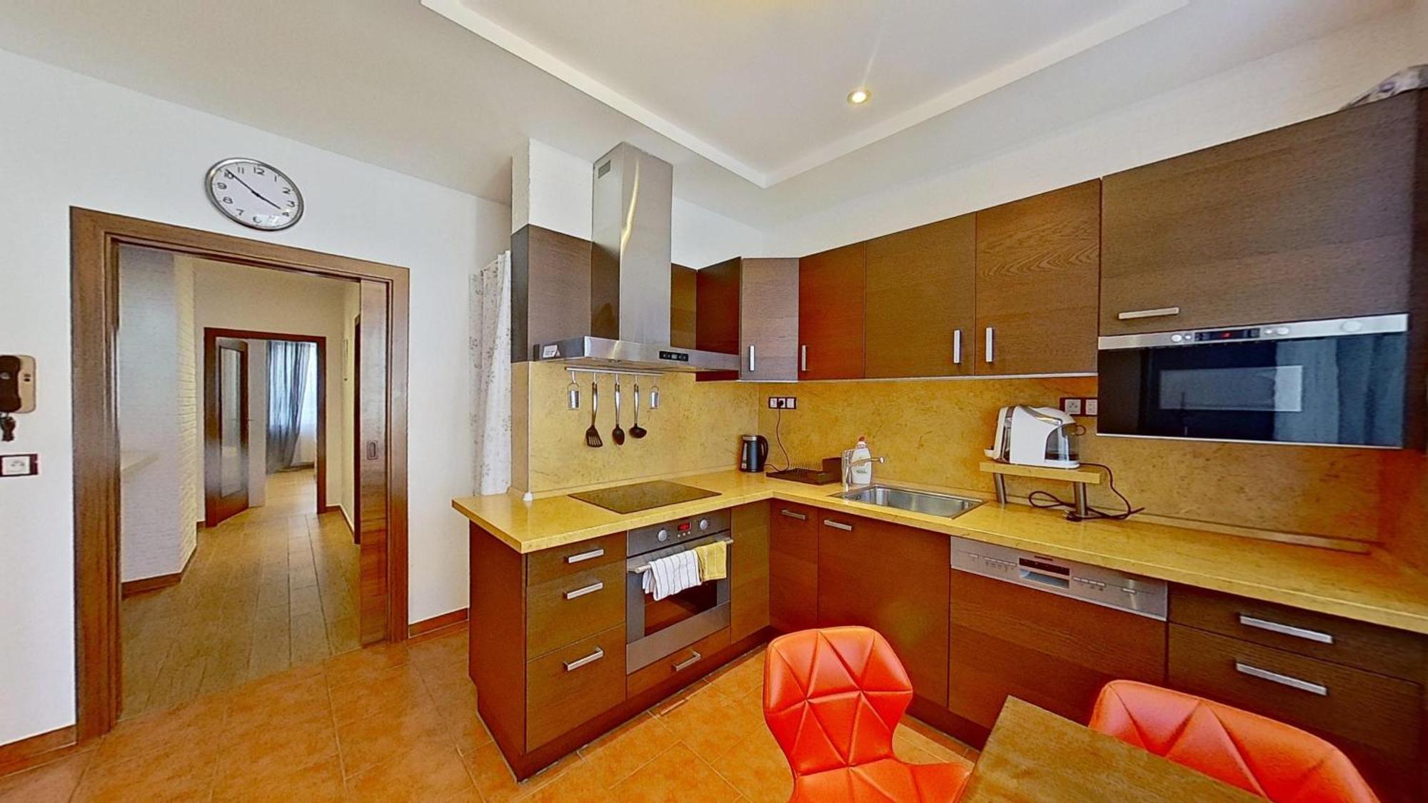 2Br Apt With Free Garage Parking, Close To The Historic Centre บราติสลาวา ภายนอก รูปภาพ